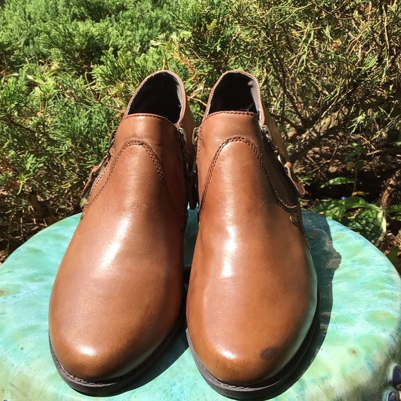 Spring Step *WYETTE (38) WOMEN’S Leather ankle Bootie, Both side zip closure. - Picture 2 of 11